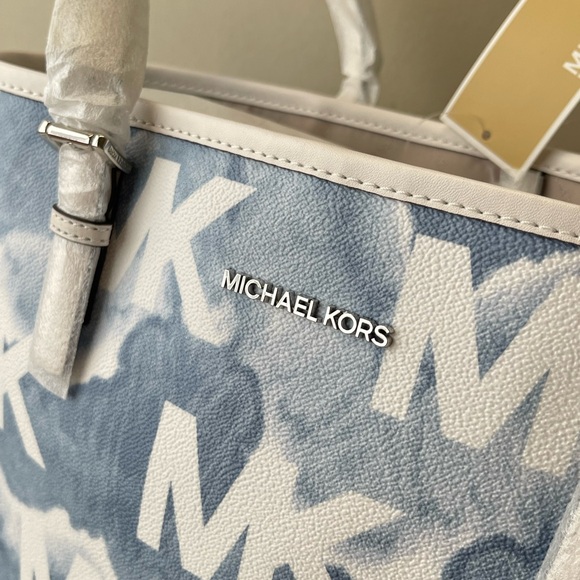 (new+tag) Michael Kors ‘rare’ jet set travel carryall tote color cloud b… - Picture 12 of 13